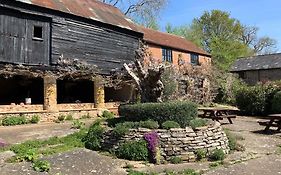 Cider Cottage - 3 Bedroom - Onsite Parking